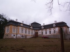 pohled na faru zezadu 
