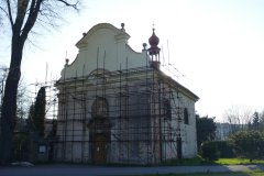 pohled zepředu zprava