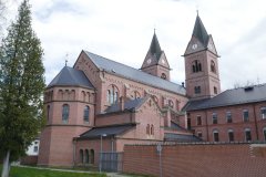 pohled zezadu zleva