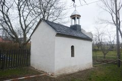 pohled zezadu zleva