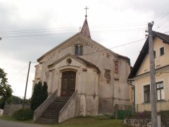 průčelí kostela