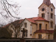 pohled zezadu zprava
