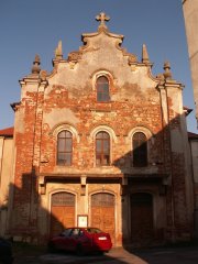 průčelí kostela