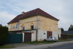 pohled zepředu zleva