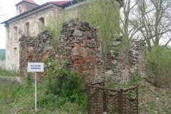 pohled zezadu zleva