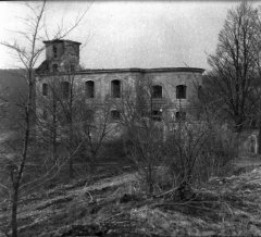 ruina kostnice u kostela