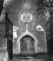 průčelí kaple