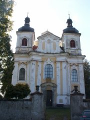 průčelí kostela