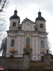 průčelí kostela