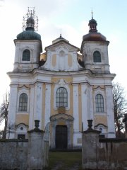průčelí kostela