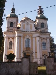 průčelí kostela