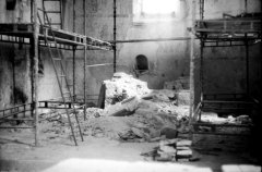 starší foto interiéru kostela - zadní část