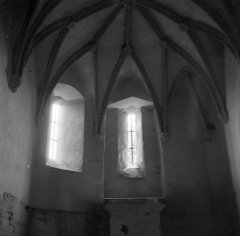 presbytář kostela