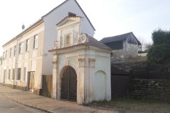 pohled zepředu zprava