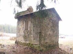 pohled zezadu zprava