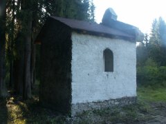 pohled zezadu zleva