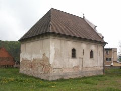 pohled zezadu zleva