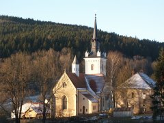 pohled zezadu zleva