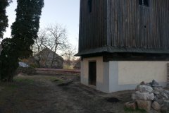 opravená ohradní zeď