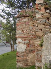 pohled zezadu zprava