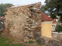 pohled zezadu zleva
