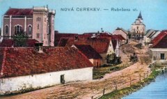 dobová pohlednice města se synagogou