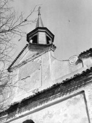 starší foto kaple - detail štítu