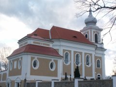 pohled zezadu zleva - opravená fasáda