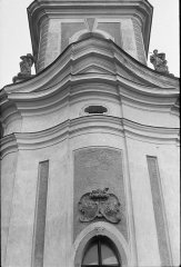 průčelí kostela