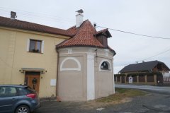 pohled zezadu zprava