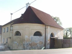 pohled zezadu zleva