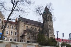 pohled zepředu zprava