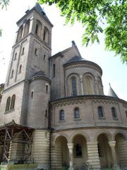 pohled zezadu zprava