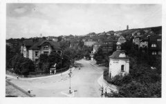 kaple na dobové pohlednici