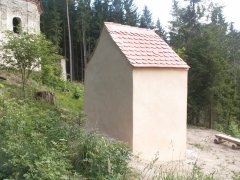 pohled zezadu zleva